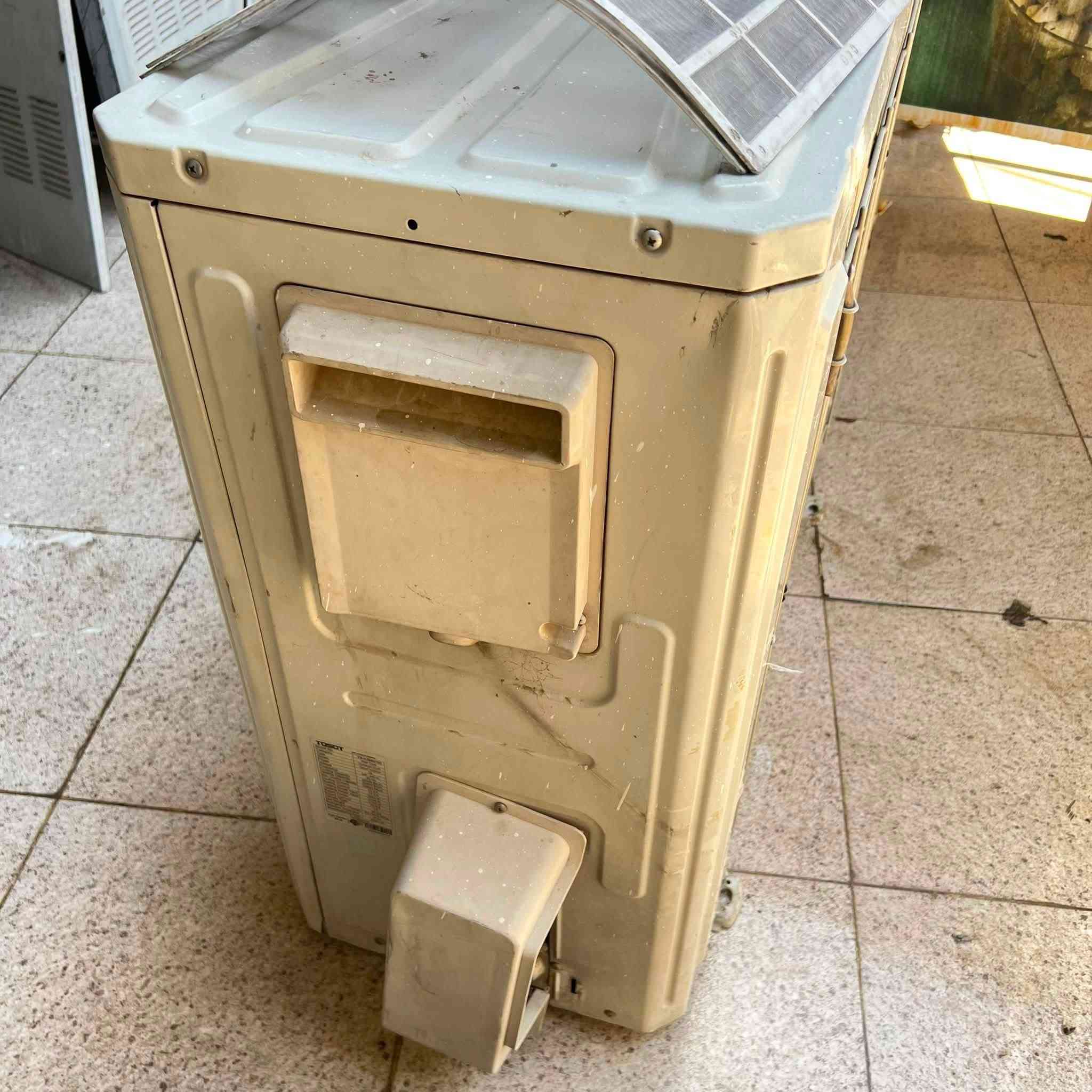السلام عليكم توسوت 3 طن هايبر انفيرتر نظيف مابي أي نقص للبيع مستعجل
للأستفسار اكثر *********** مكاني بغداد الحرية
