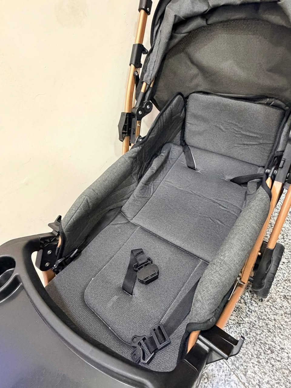 عربانة ماركة baby care
مستعملة قليل جدا جديده ب١٥٠ الف وبيهة مجال

كبيرة وواسعة تكون منام و جلوس 

بيهة 3 مستويات 

و مقبض الدفع يتحول بتجاهين

سهلة الغلق والخزن

متينة وقوية جدا تتحمل وزن ثقيل

العنوان الحرية


**إذا كنت صاحب هذا الإعلان وتريد حذفه لأي سبب، رجاءا أرسل رسالة إلى الدعم الفني**
