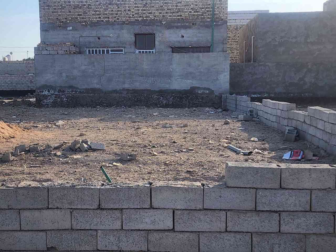 ,عرصه للبيع
 مساحه 600متر ركن مربعه  سند 25 مداور بأسم المشتري  مشموله بالتطويب  اذا تريد 200متر هم ينباع منه
العنوان البو جاسم خلف الحضاره نزلة أسواق الجود 
الاستفسار أتصل  ***********+*********** واتساب او مراسلة الصفحة ***********
