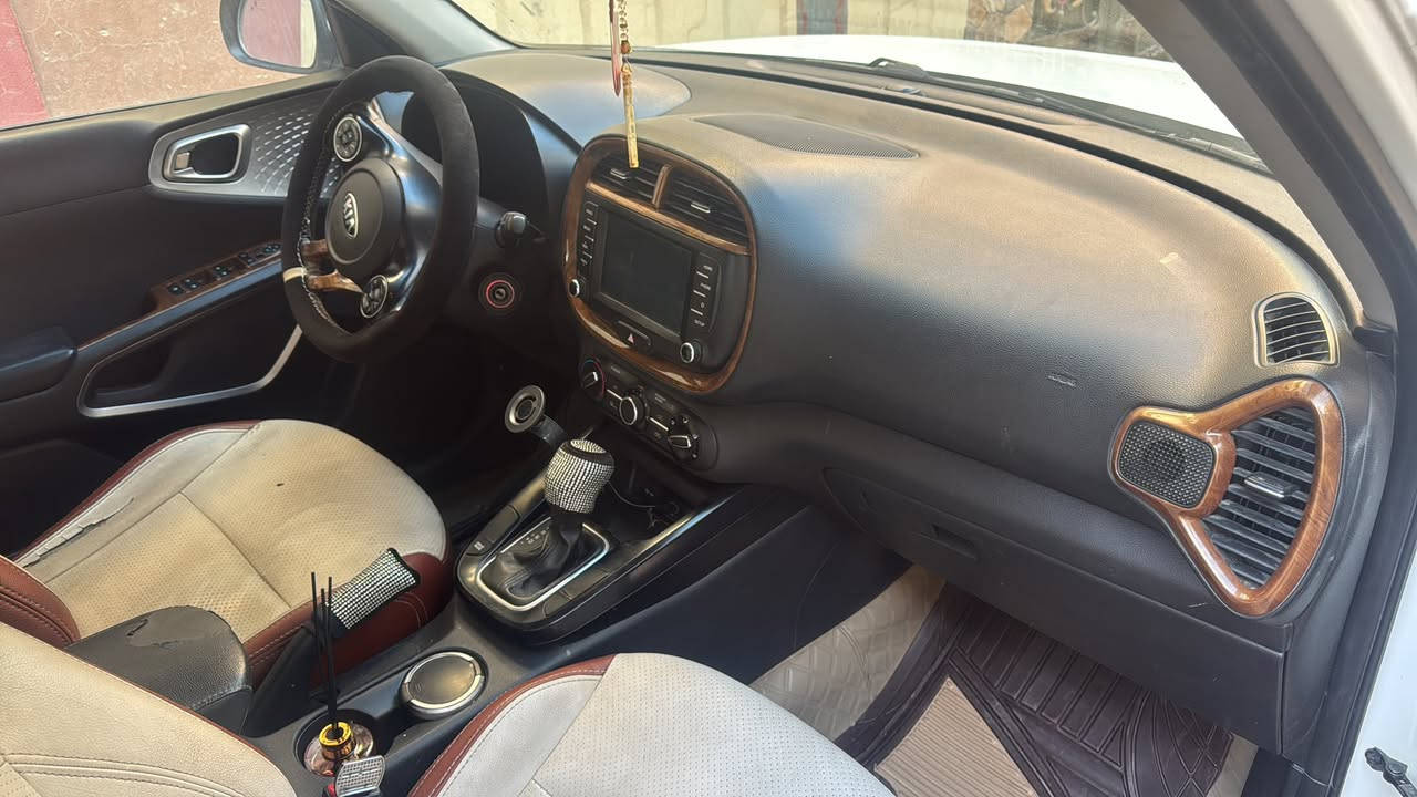 سلام عليكم صول 2020 للبيع 
مكينه 2000 دوش 
امريكي حتدثها موضح بصور 
الاستفسار *********** 
مستعجل 135 وبيها مجال
