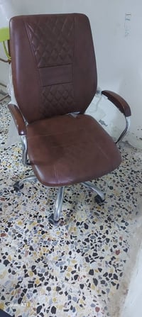 كرسي جديد • ديكور منزلي