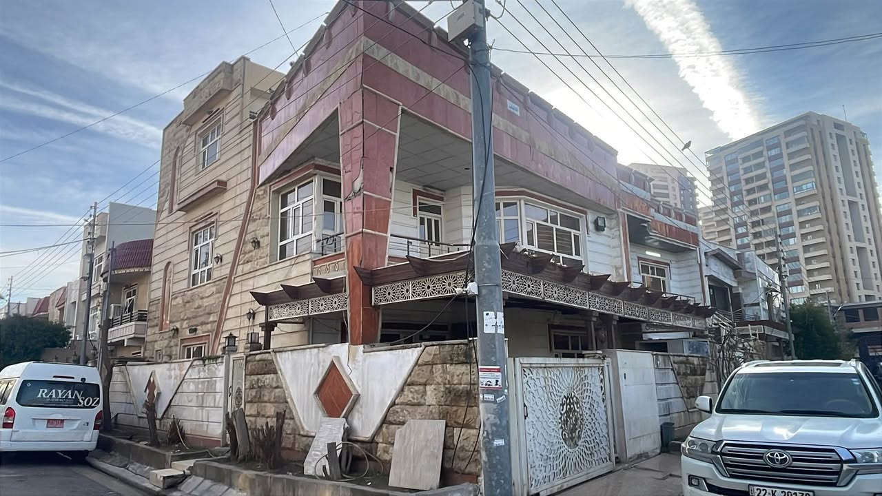 بیتین للبیع بسعر الاراضی فی اربیل حی عدالە (راستی) عرض ٢٩٠ م مقابل حدیقە +کراج  للاستسفار *********** أربيل, العراق
