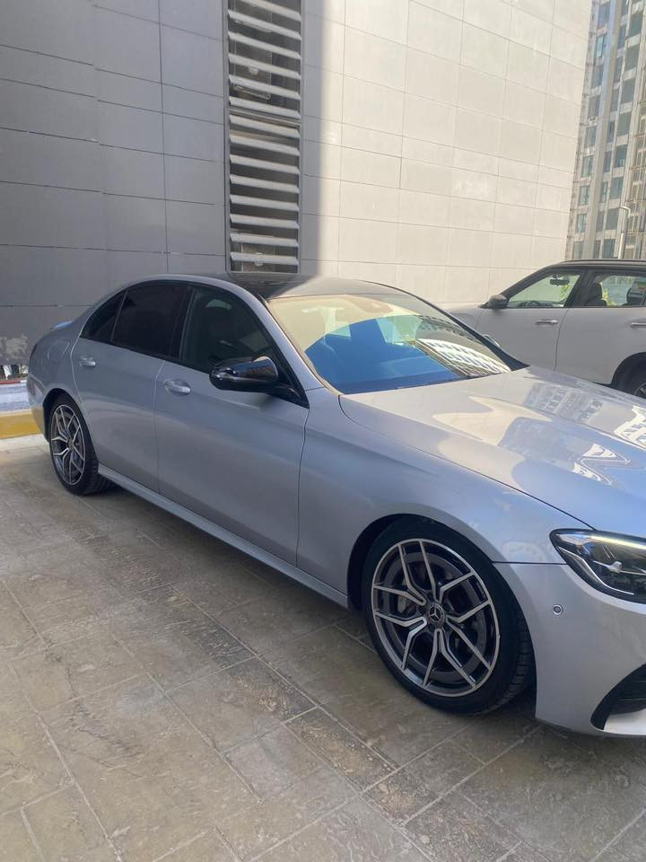 مارسيدس E300
موديل 2022
اللون سلفر
وارد الماني
بصمتين
فتحة سقف
كت AMG
داخل اسود جلد و كنتارا
انارة داخلية 64 لون
اوتو ستوب
رادارات امامي خلفي جانبي
كامرة
حساسات
ماشية 75 الف كيلو قابل للزيادة
وباقي المواصفات معروفة 
السيارة دخلت العراق بدور حادث هنا انطخت جاملغ امامي ايسر وربع البنيد 
وبيهة pdr بسيط بالجاملغ الامامي الايمن
السيارة رقم اربيل جديد هزه وفحص بأسمي تحويل ثاني يوم 
السيارة صيانة كلة اصلي مارسيدس
للتواصل مع صاحب السيارة 
***********
