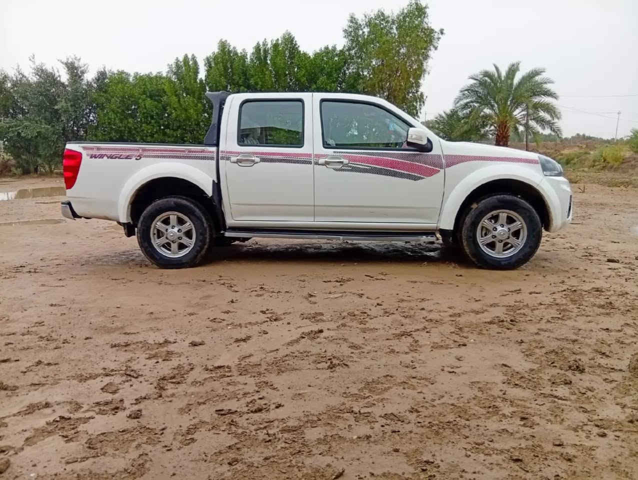 سلام عليكم سياره لبيع كريت ويل بحاله الزيرو ماشيه 21سبير ما نازل مكفوله كفاله عامه من شخط رقم قادسيه بسم الشركه تحويل مباشر السعر 145رقم ***********
