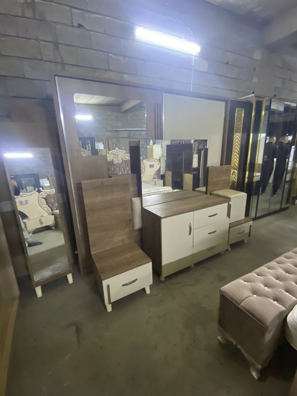 آخو. الجديد شرط. 7 قطع. اتصال ع رقم ‭0788 894 9966‬
