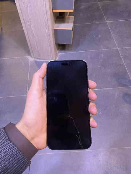 السلام عليكم،
جهاز ايفون 14 pro max 
، الجهاز نضيف بمعنى الكلمة, 120 فريم 
للبيع بسعر 950 ومجال للشرايه،
مكاني بعقوبه.
رقمي
***********
