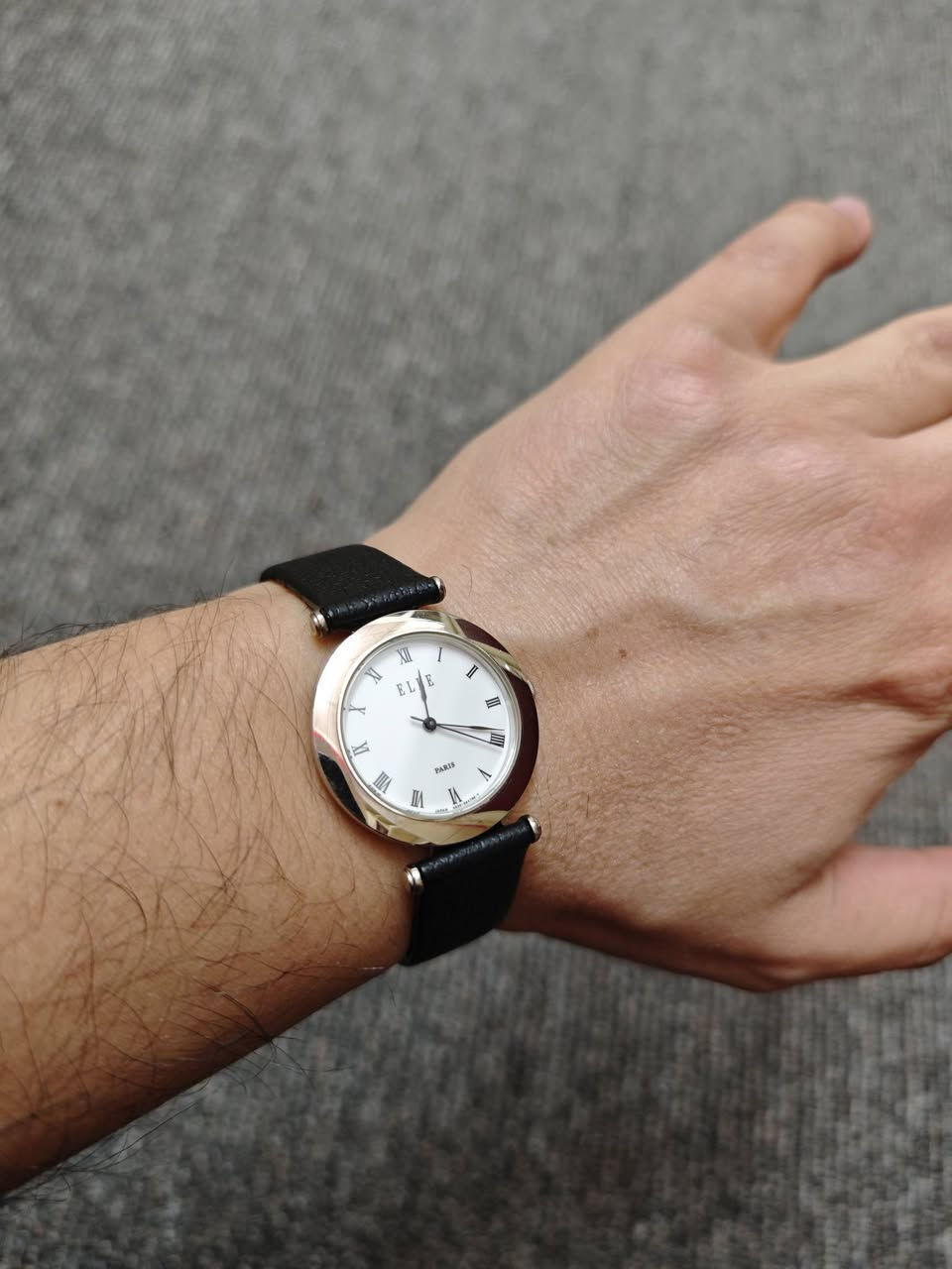 سلام علیکم. 
ساعە ستزن ئیلی یابانی اصلی للبیع. باتری. دار ازیاء باریس. فی قمة الجمال و النزاكه. قطر 31. فنتج قدیم. شغال مضبوط. ارقام رومانی. سعر 45 الف.


**إذا كنت صاحب هذا الإعلان وتريد حذفه لأي سبب، رجاءا أرسل رسالة إلى الدعم الفني**