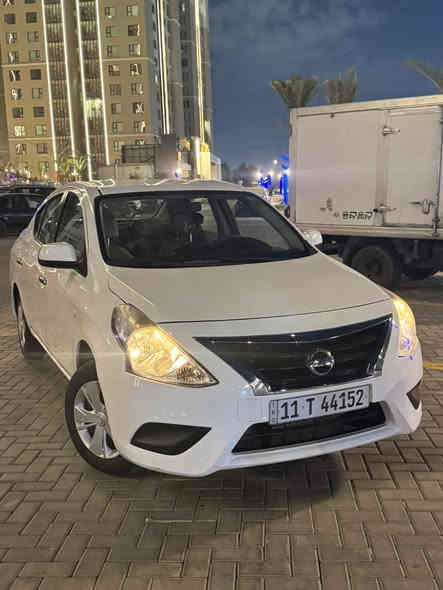 اسلام عليكم نيسان صني هندي مديل 2019 السياره كلش نضيفه بيه بس بارد اصبعين بل جاملغ الخلفي والبكلايت فقط  ماشيه 55 الف فقط اخت الجديد صور الضربه عندي سنويه جديده باسمي تحويل ثاني يوم الرقم بغداد السعر 109 وبيه مجال بسيط ***********
