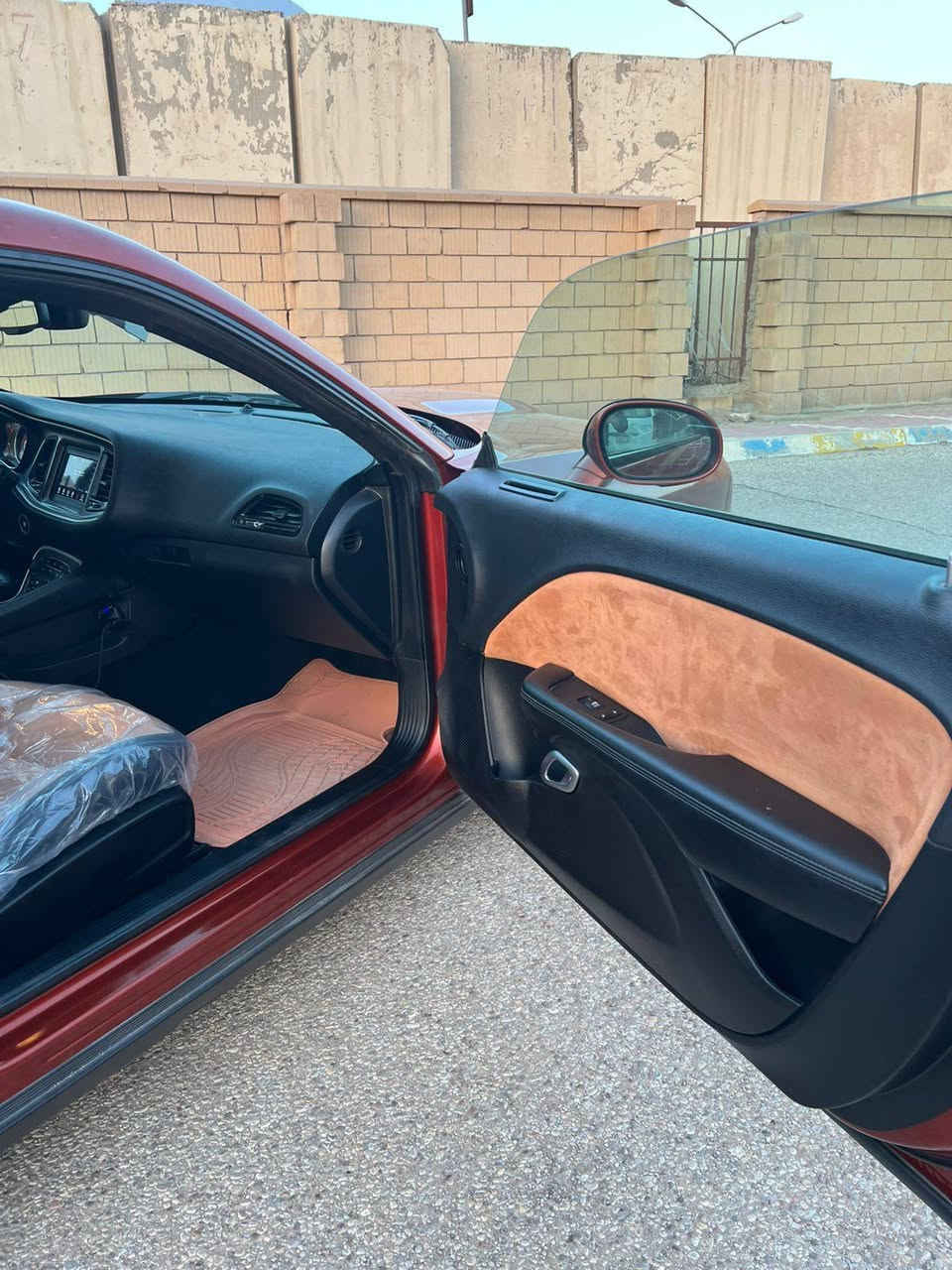 جالنجر موديل 2022 GT
السياره مياه امطار معابر ليجوه مذكور بتقريره ضرر صغير  وصورت الضرر في المنشور تقرير السياره كفاله عامه مجرد طخه  بسيطه بلجاملغ الخلفي من جوه ماشيه 47
مكانه بابل سعره 183 
للاستفسار /***********
