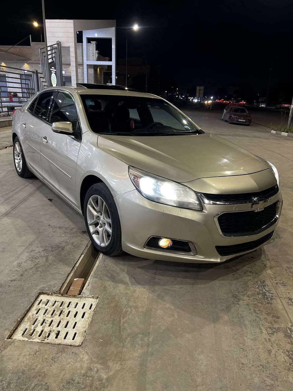 السلام عليكم 
ماليبو موديل 2016 مقدس امريكي 
فول عده البصمة 
فتحة
اشاير بل مري 
تحكم ستيرن 
حساس اطفاء بل بريك 
تشغيل عن بعد 
شاشه كامره خلفيه 
شاشه قاصه 
لايت زنون يعمي 
تبريد ثلاجه 
هزه جديده بهاي السنه مجدده 
ورقم دولي مميز 
ملاحضه بس بيه نقص المرايه الجانبيه ‼️‼️
ضربته مال امريكه جاملغ خلفي وباب مبدل الي وره السايق 
وبيه بل عراق جوه البابين حك شبرين صبغ 
غير هذني مابيه السياره اي ضربه 
محرك 2500 
السياره ماشيه 161 ميل وقابل للزياده 

السعر 103$ وبيه مجال بسيط 
رقم التواصل ‭0771 392 7270‬
