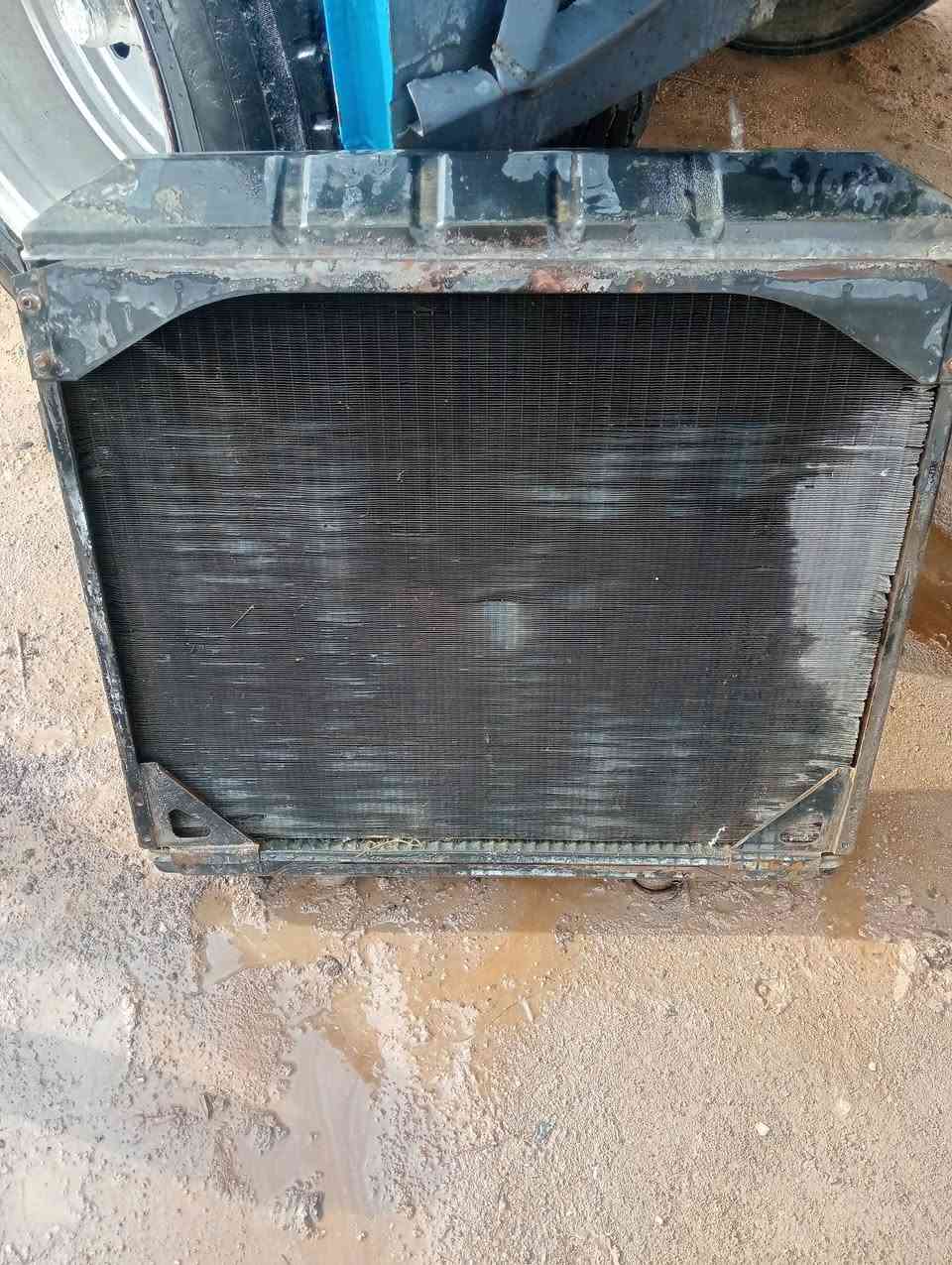 سلام عليكم 
راديتر نحاس مال سكانيا 111
مكاني بالنجف سعر 175وبيها مجال 
***********
