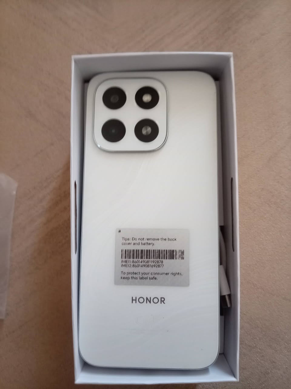 مبايل للبيع HONOR X6C  الذاكره 128 البطاريه5300 وسرعه الشحن 45واط الذاكره العشوأية 6 م. غ  الاستفسار والتواصل على السعر الاتصال على الرقم التالي  ***********
