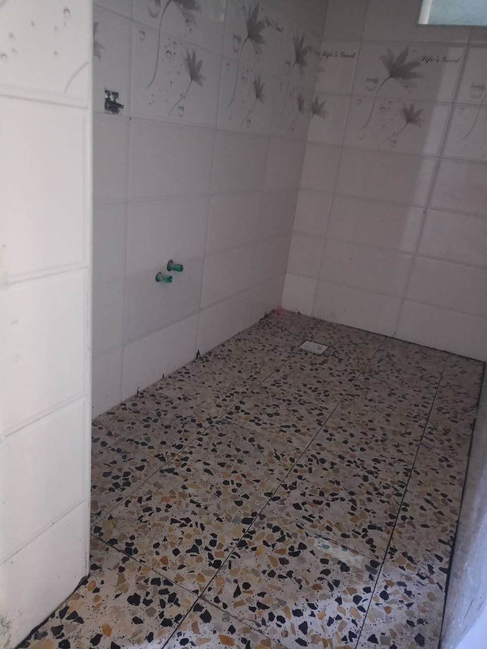 سلام عليكم
خلفه ارضيات بورسلين وكرانيت ومرمر كاشي 
بايات درج 
بور سلين ماده 
رقم ***********
واتساب
