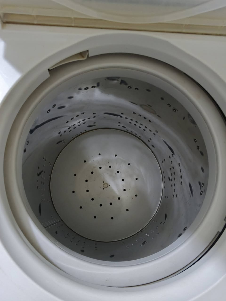 غساله ملابس جديدة ونظيفه وشغاله للبيع غرض زائد
السعر300 الف وبيها مجال
للأتصال***********
