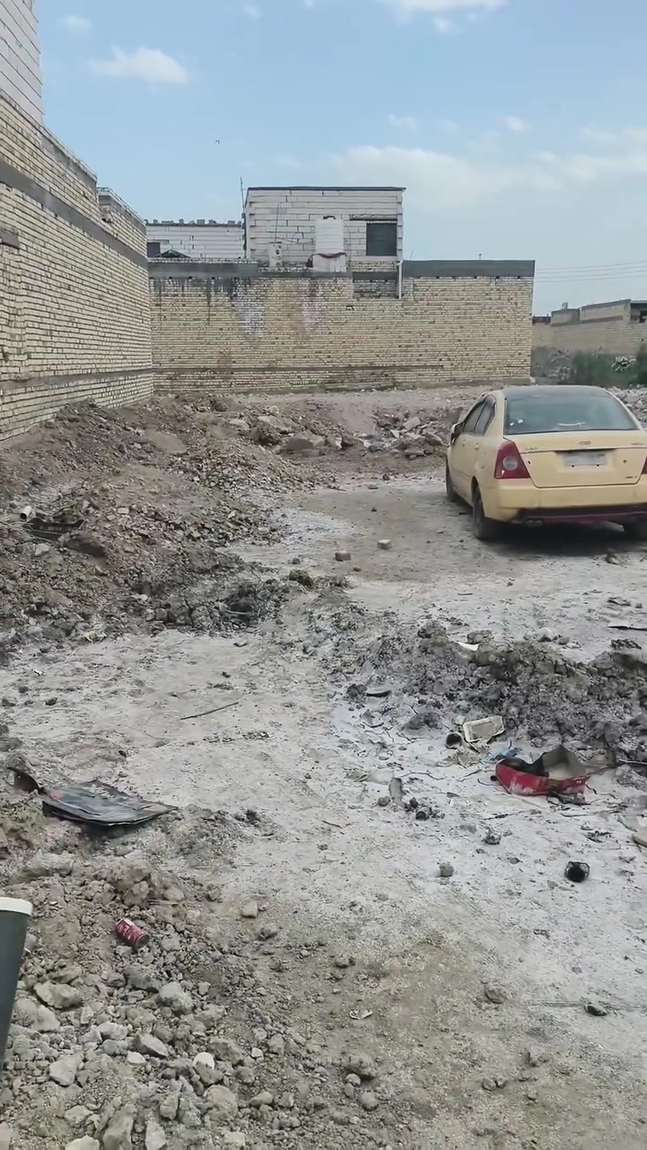 قطعه زراعي مساحه ٢٥٠ الشموع قرب شارع ٣٠ الفرع الثالث شارع ابو حمزه كافة الخدمات متوفره مجاري دفن السعر ٣٠ وبيها مجال ***********
