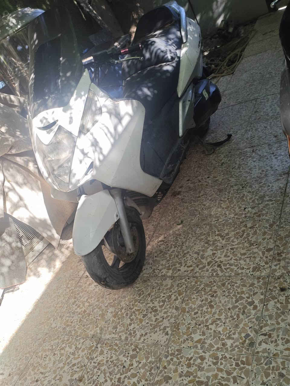 سلام عليكم شباب سلفر ونج  400بيه مشكله وين المشكله بل ضبط ما عرف بيه خمده عالم تكول نوزل وعالم تكول فيت بم  بيعه عل وضعه ولك حق شغل وجيب فيتر وياك وتفحص وتاخذ السعر700وبيه مجال بصيط  متواجد وره6العصر فيس وتساب***********
