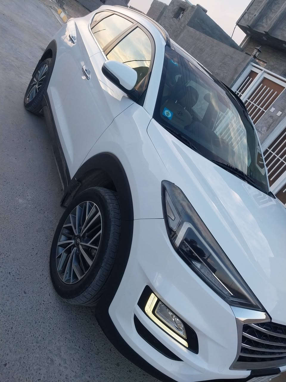 توسان ١٩ فول موصفات خليجي
كفاله عامه من كلشي 
ماشيه ١٣٥ سياره بسمي
تحويل مباشر مكان سياره بغداد حي جهاد 
***********
***********
