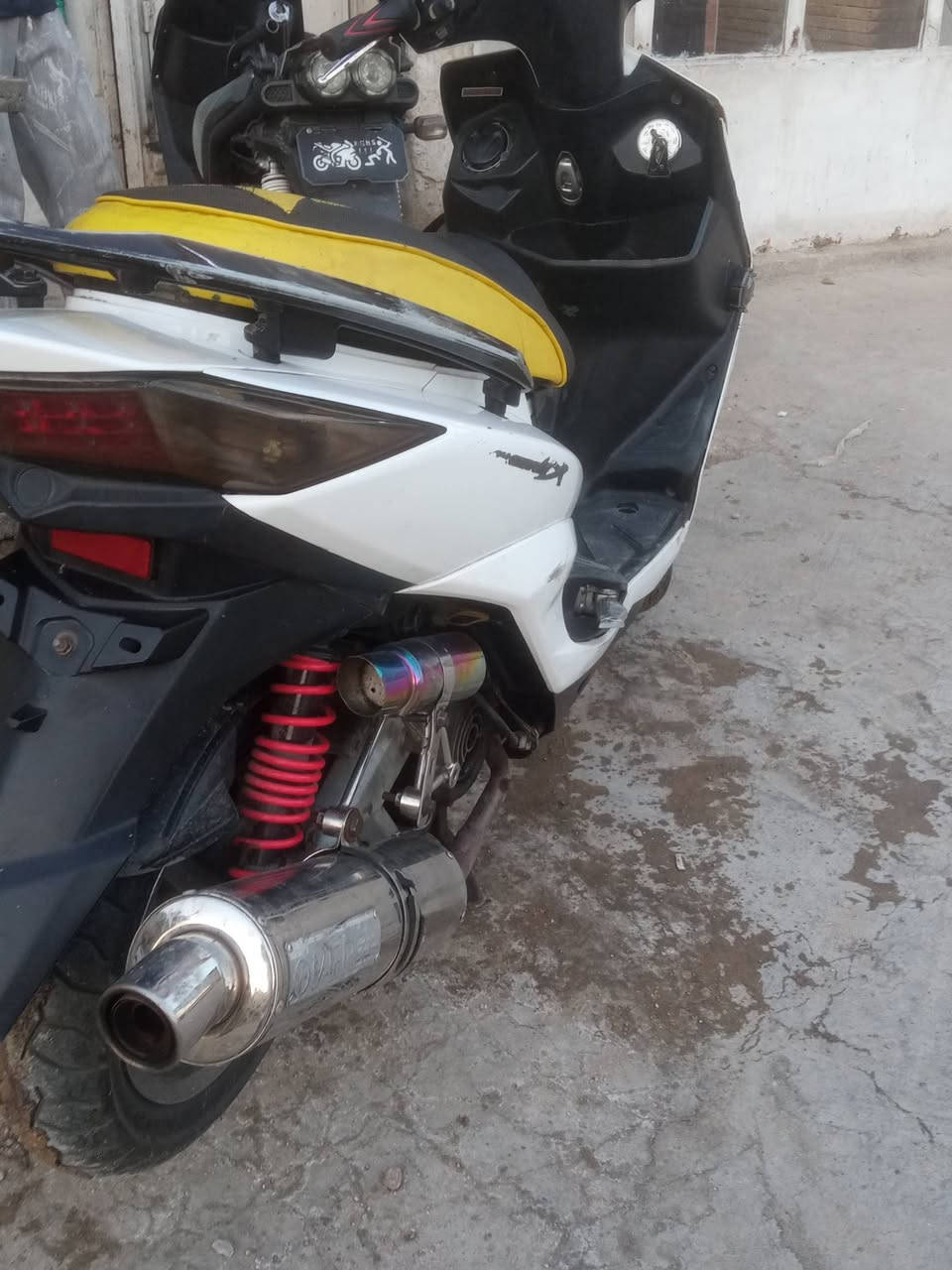 سلام عليكم سكنس لد للبيع مكينه 59 شلعه معدل تشك لكاع دراجه نكره بس باتريها تعبان بس بيه نقوصات خفايف سعر 650 وشراي  بي خير ودلل 

رقمي وتساب 
***********

مستعجل بيعتهااا
