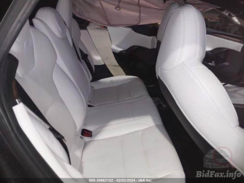 Tesla S
2022
Dual motor
Long Range 
32000 mile

39000 $

*********** واتساب
