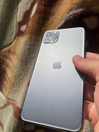 11 برو ماكس أسود ذاكرة 256 بطاريته 95 بلادية شاشتة بلادية كلشي بي شغال...