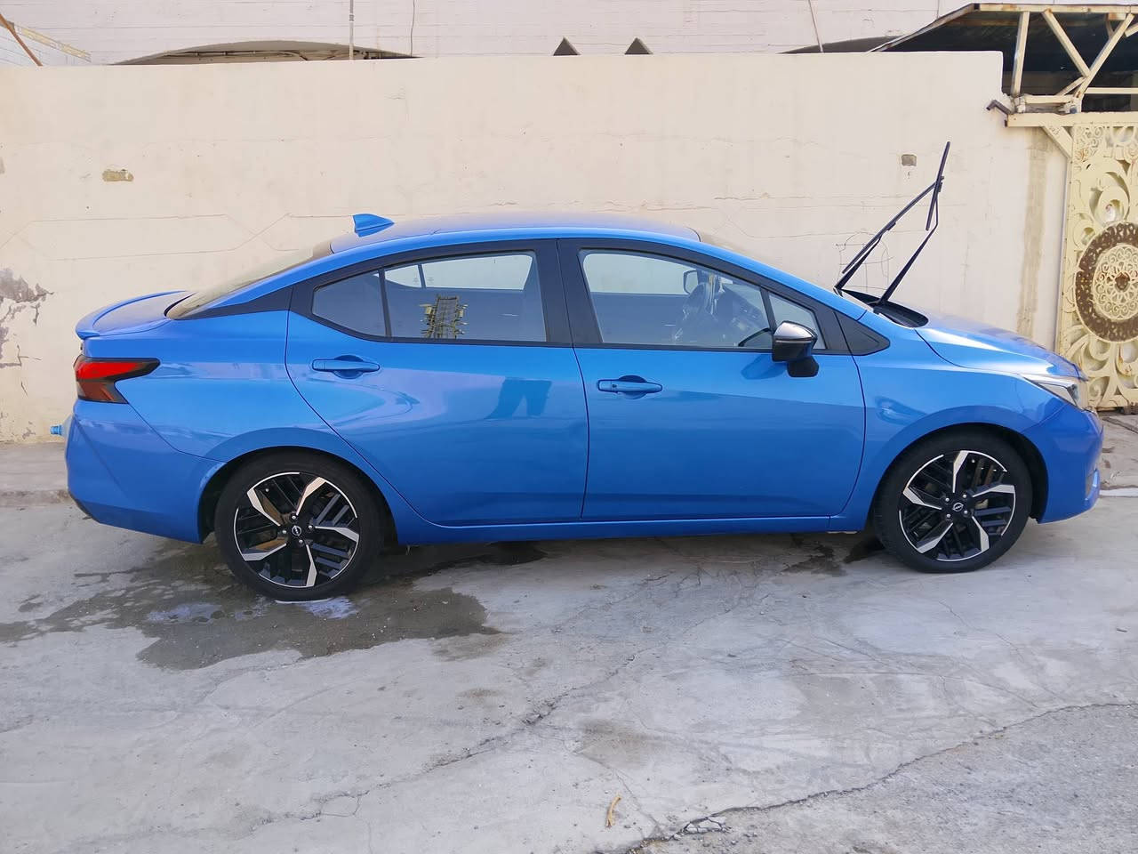 سلام عليكم خوان نيسان فيرسا موديل 2023سياره ورد امريكي حادثه بنيد بسمي تحويل ثاني  مكاني عماره السعر 133
***********رقمي بي واتساب
