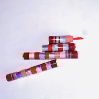 حمر شفايف • عطور • توصيل