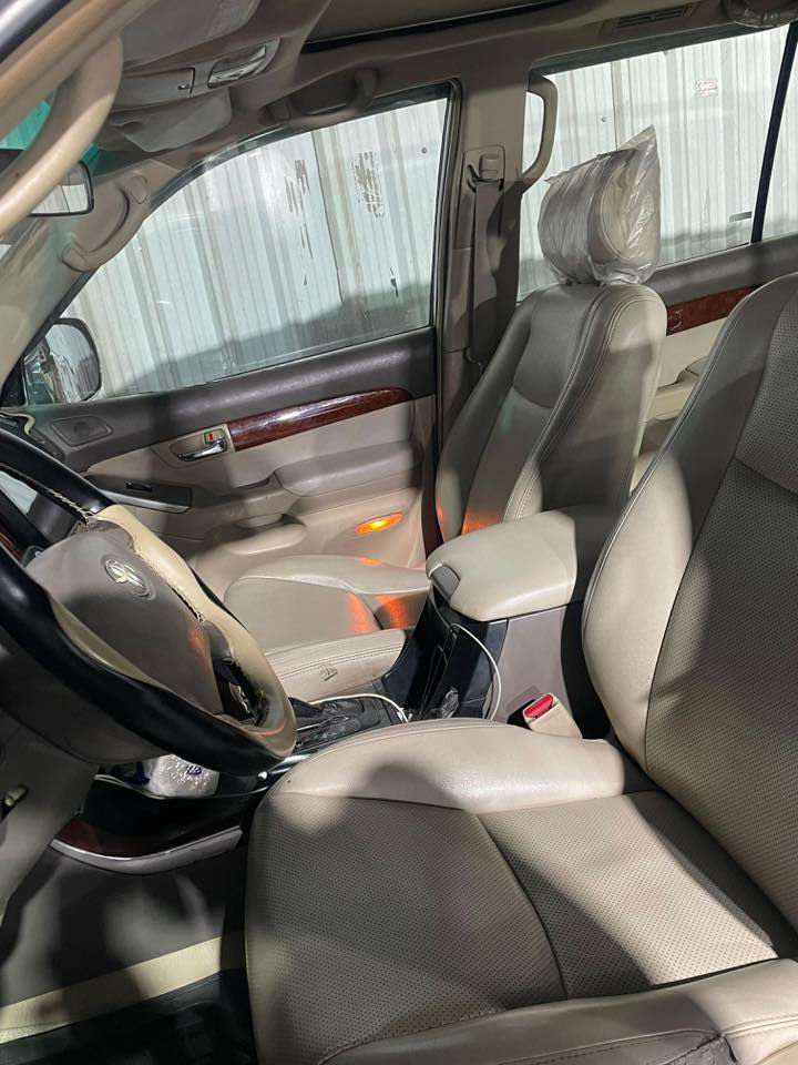 برادو ٢٠٠٩ للبيع رقم بغداد ب اسمي تحويل ثاني يوم الرقم الجديد السياره بيها بس مال سلايد روف لازم يتصلح مايفتح مكينه وكير مكفولات السياره صبغت البنيد للجماليه لان صار بيه لون صفار 
السعر 155 وبيها مجال للشراي
***********
