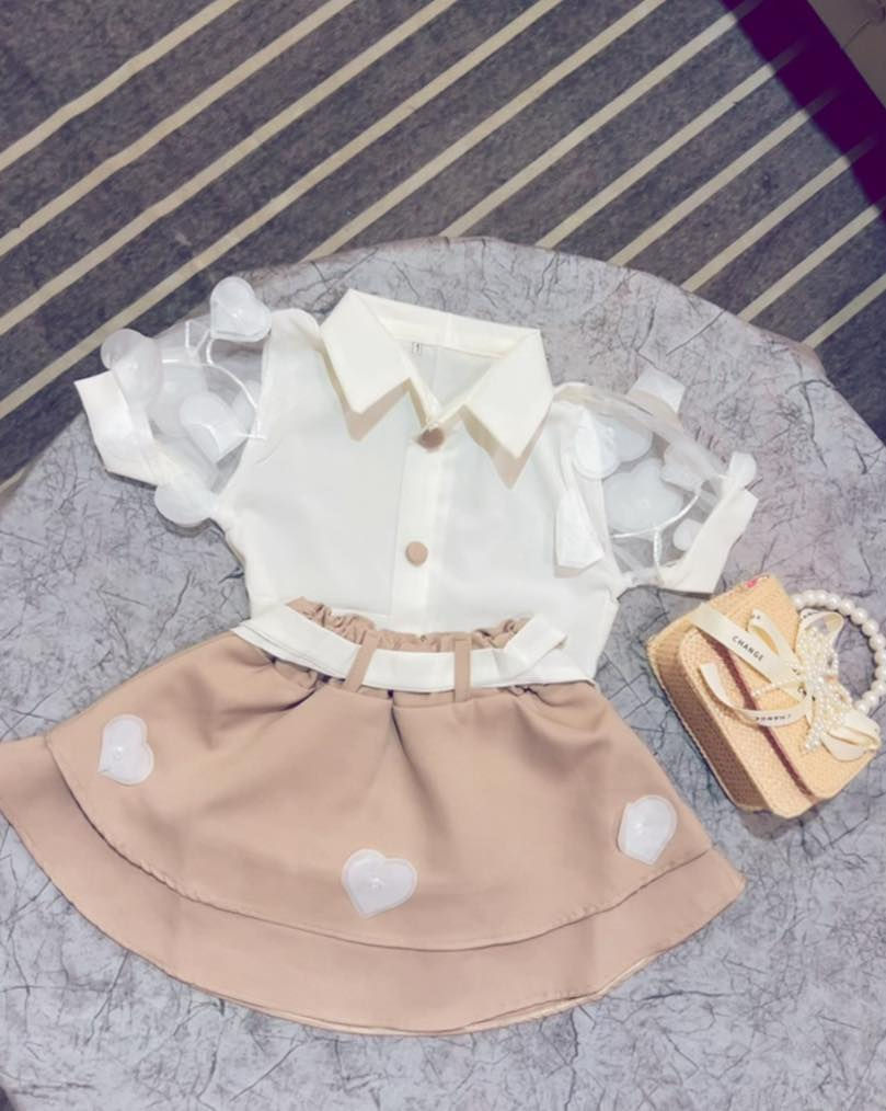 #حصرياً 🥳🥳🥳🥳🥳

#ارخص الاسعر من #Qamar_store 🤩🤩🤩
كوستم بناتي يجنن 😍😍😍

قميص جيسكا ناعم ولطيف😇😇
تنورة دبل كلوشة 
توفر ب5 الوان براقة ولطيفة 😍😍😍من عمر سنة الى 5 سنوات 
للحجز او الاستفسار تفضلو بالتواصل معنا
واتساب "***********"
بسعر ارخص من السوك وتكدر تفحصة وتتأكد منة واذا ما عجبك رجعة بيد المندوب 
متوفر توصيل لجميع المحافظات 

اطلب هسة وباجر يوصل 
.
.
.
.
.
.
.
.
.

#kidslifeQamar_store

#قمر_ستور#fypfbpro
