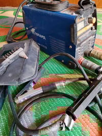 مكينةلحيم للبيع 250 امبير السعر 80الف هذا رقمي 07736706924