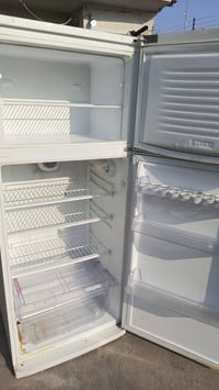 ثلاجه للبيع 07821128312