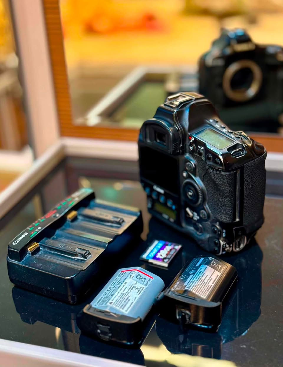 📸 كانون 1DX Mark II للبيع
بدي نظيف ويا كل ملحقاته الأصلية، شاحن وبطارية أصلية ورام 128GB.

السعر 15 ورقة وبيه مجال بسيط حك الجية ❤️🙏🏻

📍كربلاء
📞 ***********
