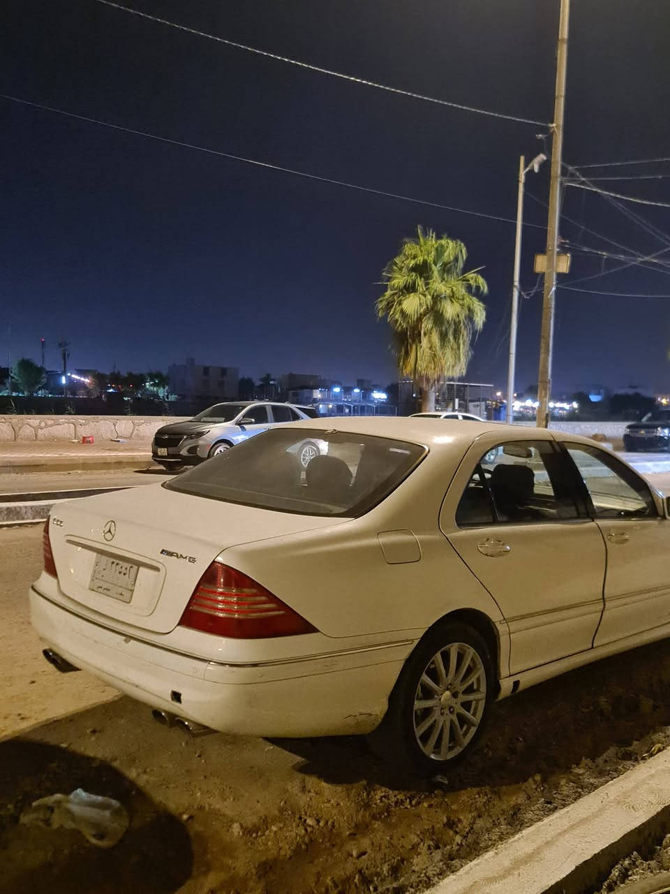 مارسدس W220 amg موديل ٢٠٠٣ مكينه عاديه وبيها معامله كامله تنزيل موديل سياره تحتاج ترتيب بيها نواقص وكلشي بسعره 
***********
