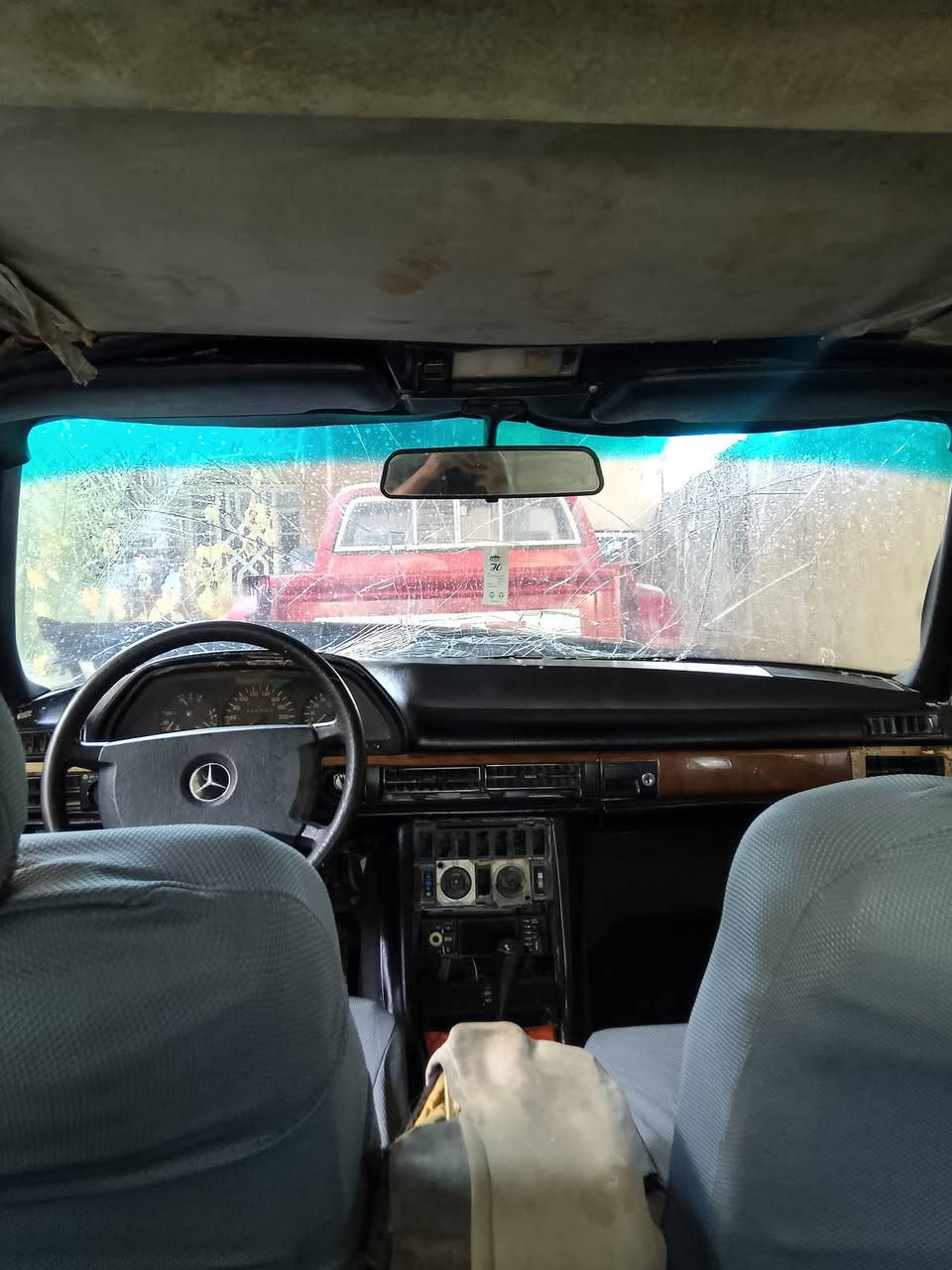 السلام عليكم ورحمة الله وبركاته جمعة مباركة على المسلمين اجمع الاحياء منهم والاموات صبحكم الله بالخير اخوتنه الاعزاء
مارسيدس جامبو رئاسي 560 1990 اصولية 

السيارة محورة مكينة بطة 3000 

السيارة كهربائياتها جميعها شغاله شرط الفحص بس رايدلك كهربائي يضبطلك الدكم 

الكير شرط اله فحص اكفله الك شكد ما تريد 

السيارة تعمير 

المكينة بيهة تبخير تبخر ( تبخر ) 

اخوان شاهد الله رايدهة ب 30 بس فلوس المكينة طايحة

25 وبيهة مجال بسيط 

والسيارة اصولية شرط فحص لكن اوراقهة ضايعة شاهد الله

مستعجل على بيعهة 

عنواني البصرة
رقمي ***********

