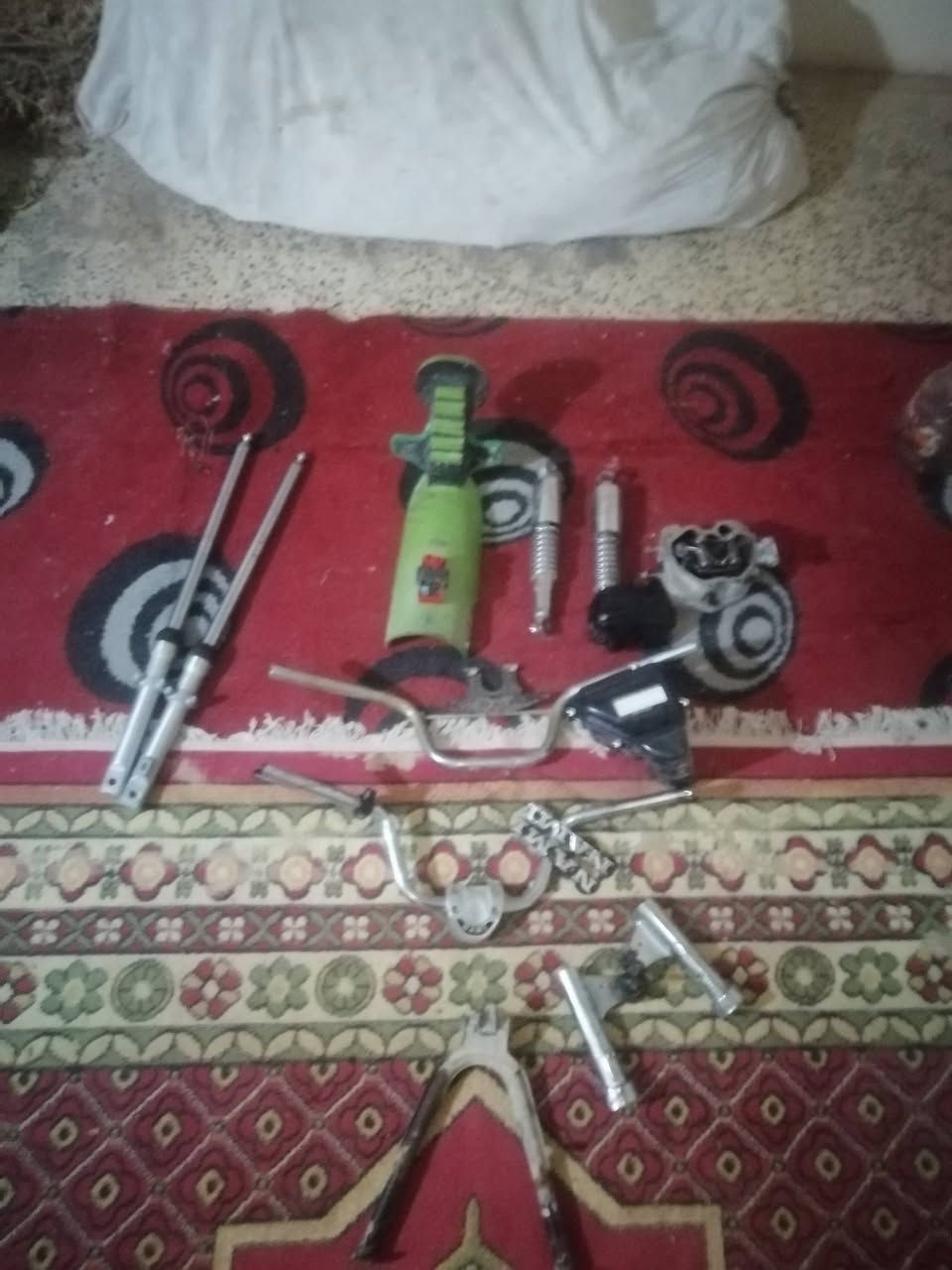 السلام عليكم غراض مال ايراني للبيع ***********
كور اصلي مال تفصيخ و بي ولفات ليون01و اضافر انتنس وبراغي مالاتة كاملة وقبغ شرط مال تفصيخ انطيك ضمان فصلة  و جسر دبلات امامي اصليات مامشدودات اقل الشهر ستان نص تفصال يصير عالي مال نصبة مدگر باكستاني ثقيل دبلات خلفي نص عمر ستيرن مال بوكسر مگصوص وفافونة مال نامة ويدة اكلج شرط جدد وستيرن تايگر نص عمر وشوتة جديدة وحدايد مال مازدة وعلامة نامة تفصال هاي الامامية وعلايم مال تانكي وعقل رياضي
