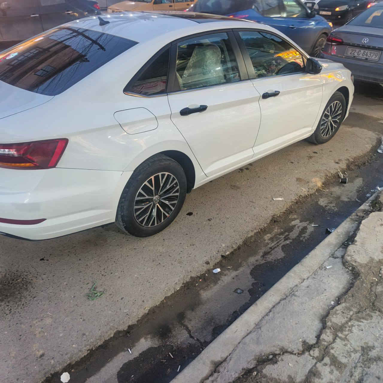 السلام عليكم. للبيع سيارة نوع فولكس واكن جيتا 2019 وارد امريكي ضرر دعامية الخلفية  فول مواصفات كشنات جلد هيتر بانوراما بصمة رادار مثبت سرعة وبعد كثير مواصفات محرك تيربو المرغوب رقم اربيل شرط التحويل  رقم الشاصي مرفق بالصور السعر 155 للاتصال ‏‪***********.‬‏  ***********
