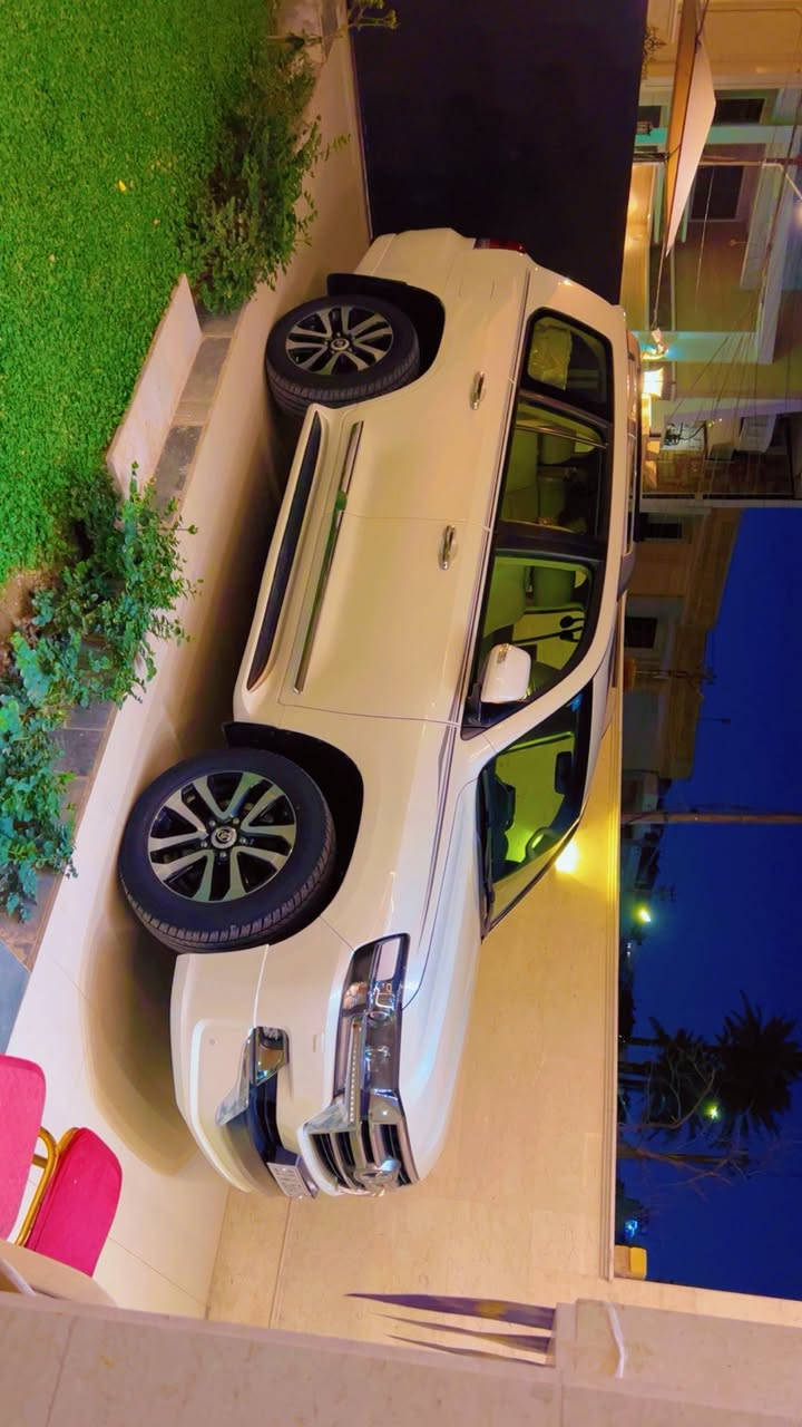 سلام عليكم
لاندكروز 19 
سازززز اصلي 
معروفا مواصفات الساز 
ماشيا 86   كيلو اصل 
سيارة كفالة من بارد وصبغ وتبديل 
رقم بغداد بسمي  مكانها بغداد المنصور   

***********
