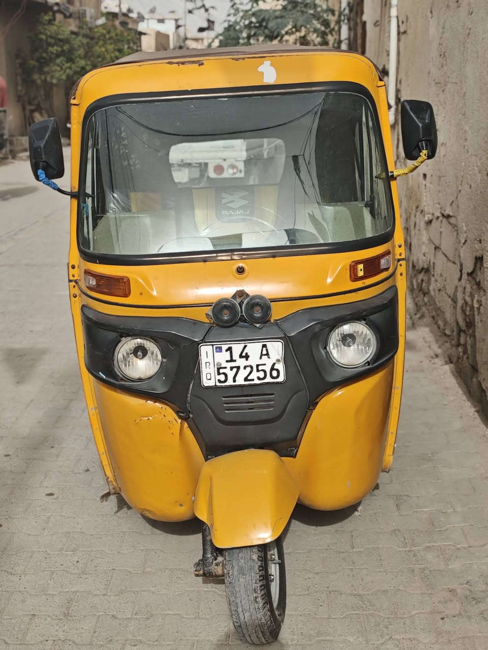 سلام عليكم تكتك موديل واحد وعشرين رقم وسنويه بيه ضربه الغد عل كد شبر والباقي شخوط قليله شوف العين والمكينه مجفته سعر 6ونص وبيه مجال قليل حك جيه مكاني بصره هارثه قرب محطه مشمشه رقمي ***********
