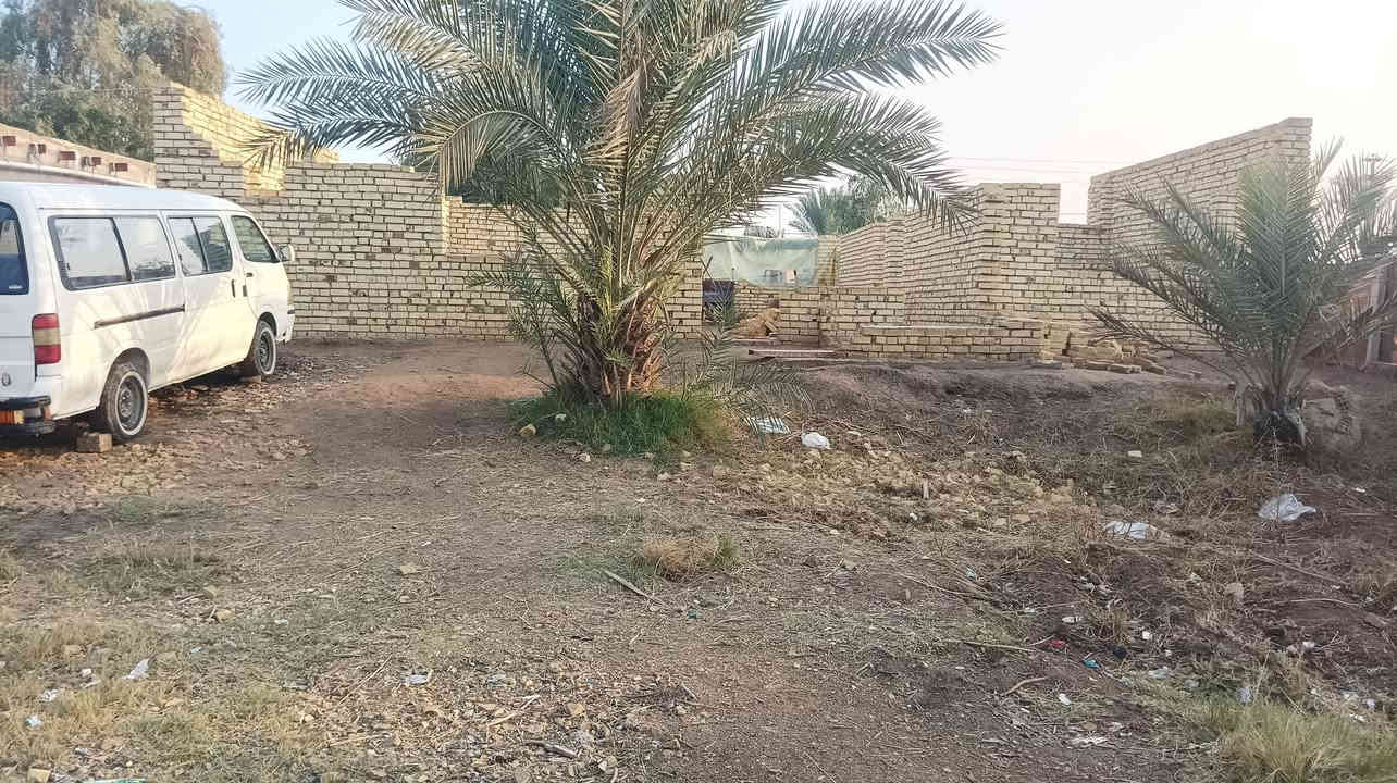 سلام عليكم ارض طابو زراعي سند 25 إقرار محكمه للبيع المساحه 3 دونم وربع مع دارين  العنوان الحله ابوغرق خلف المجمع السكني تبعد عن شارع كربلاء حله 2كيلو  خدمات كامله مي سقي واسأله وكرهباء  السعر 275 مليون مع مجال الاستفسار ***********
