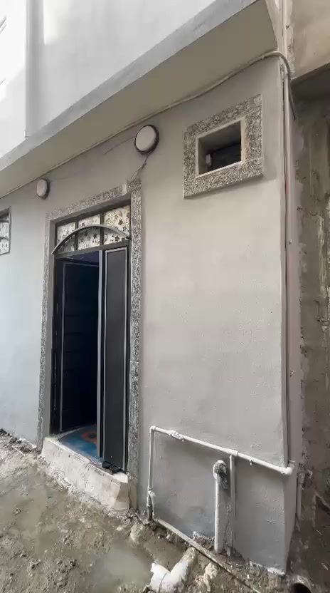 دار معروض للبيع في منطقه باب البيض قرب جامع المياسه طابقين يتكون من غرفتين ومشتملات الاتصال على الارقام ***********=***********=الدلال أبو حمزه
