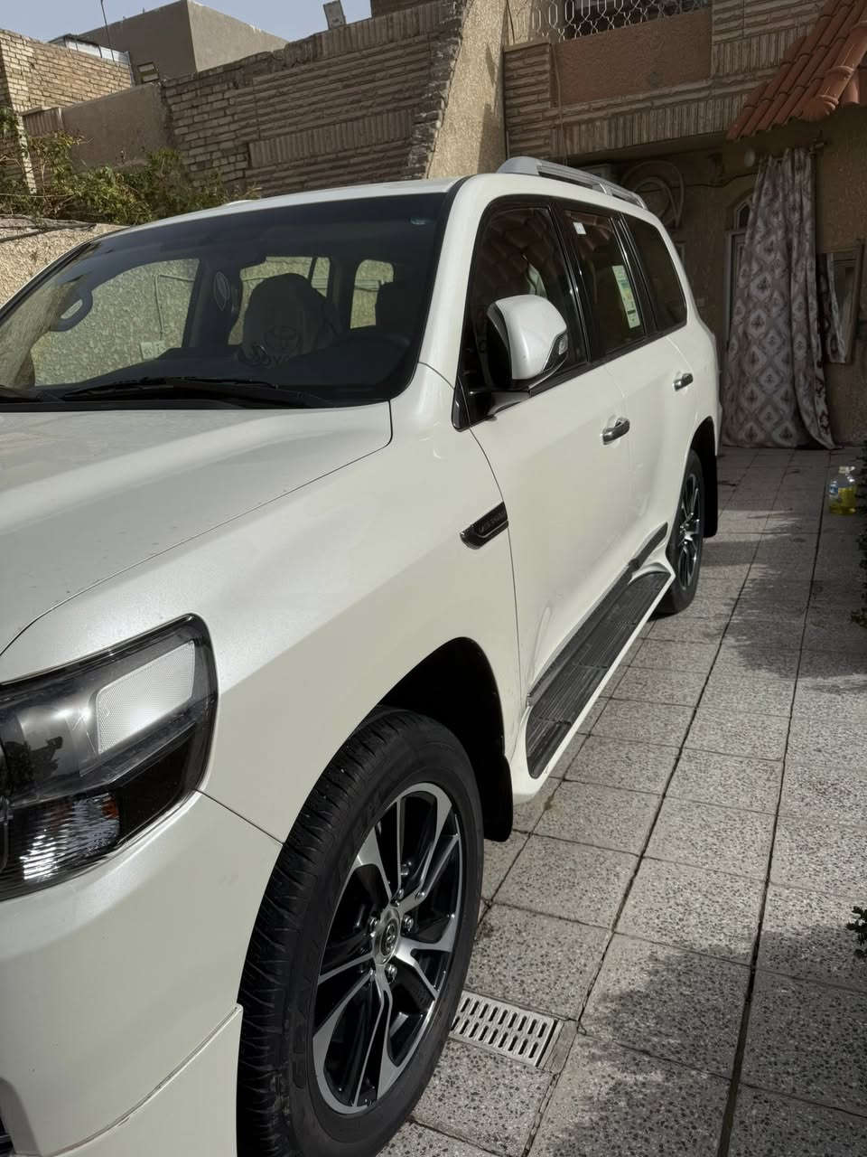 للبيع لاندكروز 2021 كراند تورنك بحريني
‏باب اول فول مواصفات
‏دشبول لكزز
‏داخل قرميدي كشنات كهرباء 3دكم
‏8 ايرباك
‏دبل دفلوك
‏خمس بصمات
‏جنطه كهرباء شفط
‏ثلاجه فتحه سقف وبقيه المواصفات معروفه
‏سيارة ماشية 57 الف كيلو
‏سياره كفاله عامة
‏عنواني بغداد
‏السعر  585
‏للتواصل فقط اتصال 
‏***********
‏
