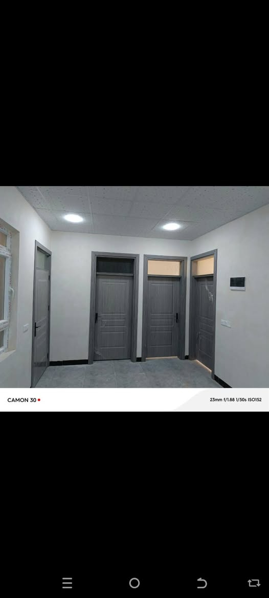 بيت زراعي ١٠٠ مربع الواجهة ١٠ والنزال ١٠
متكون من مطبخ واستقبال وهول داخلي وغرفة نوم 

وحمام داخلي وحمام خارجي 

والطابق الثاني يحتوي على غرفة نوم واحدة+ بيتونة 

سقف مغربي ونضام دكتات تبريد مركزي 

ويحتوي ايضاً على طاقة كهربائية ٥ امبير 

البيت تقريبا صفر 

السعر ٦٢ مليون 
العنوان كركوك حي العسكري الحولي الزراعي 
***********
