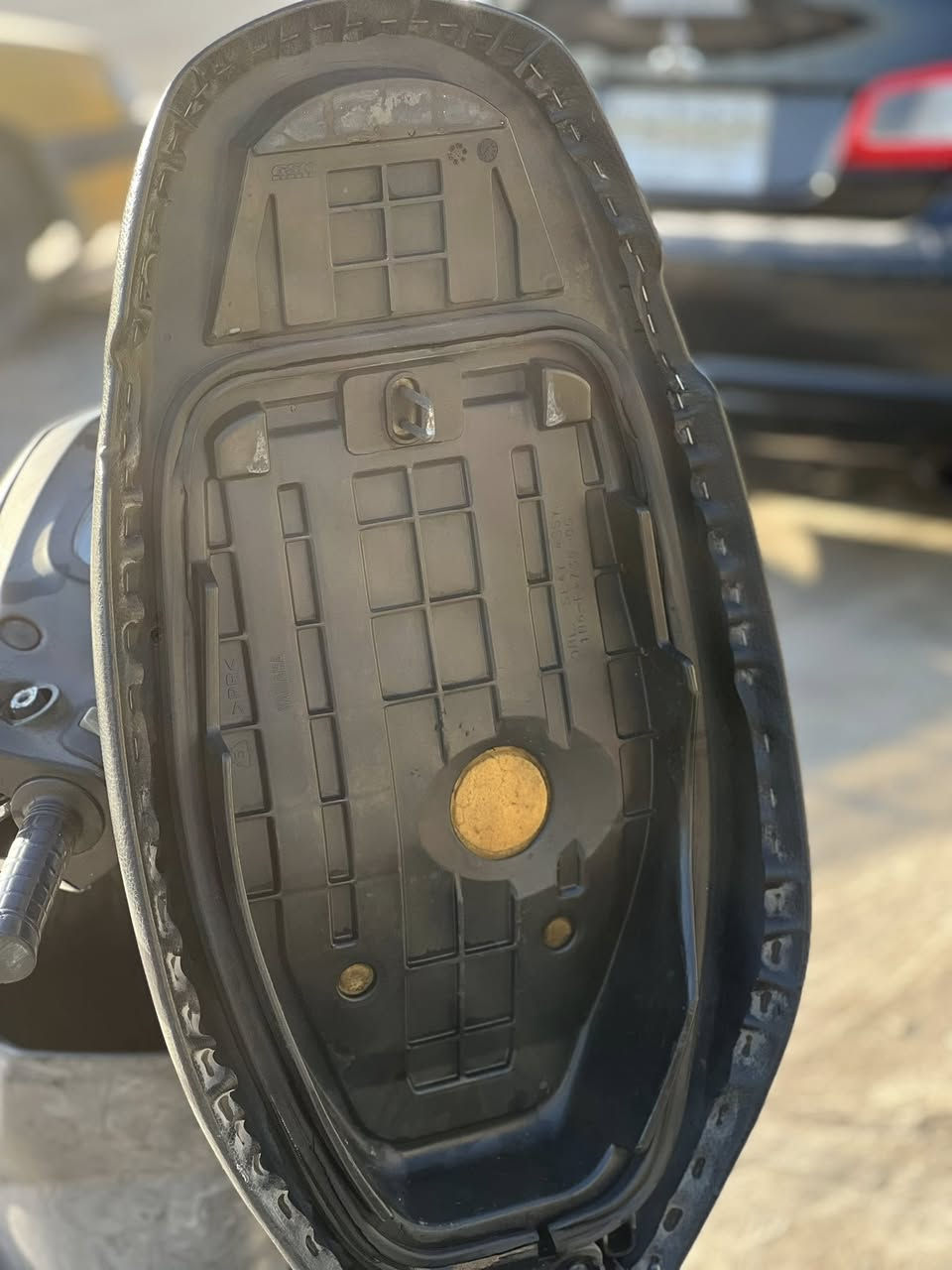 سلام عليكم كلبي دراجه بريز بغباء للبيع دراجه جديده معنه لكلمه مكفوله كفاله عامه حته لتايرات واوراق كامله دراجه عارضها ب٩٥٠ مكان بلكراده رقم صاحب ادراجه ***********
