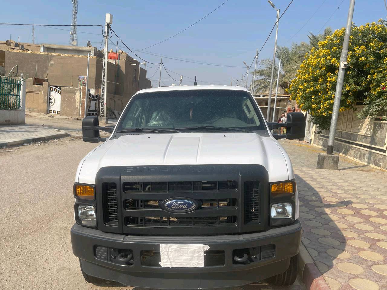 فورد للبيع كفاله عامه خليجي دخول جديد رقم اربيل الانكلزي الجديد كفاله من الشخط مكينه 10 سلندر بانزين ماشيه 80 ميل السياره جديده مضمومه ....يرهم مراوس بكريت ويل 2020.2021مديل  مراوس بكريت 