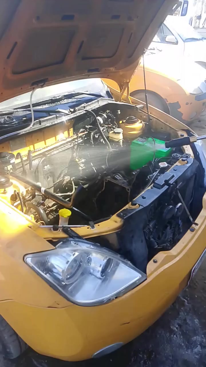 السلام عليكم شباب اكروبنة الطيبين تم صيانة وتجفيت السيارات الطيبة الااخ محمد ابو جود من منطقة جسر ديالى تجفيت عام درجة اولى رنك ويطغ ياباني وماقصرت بلشغل العنوان الزعفرانية نهاية اربع شوارع شارع معمل الغاز ***********
