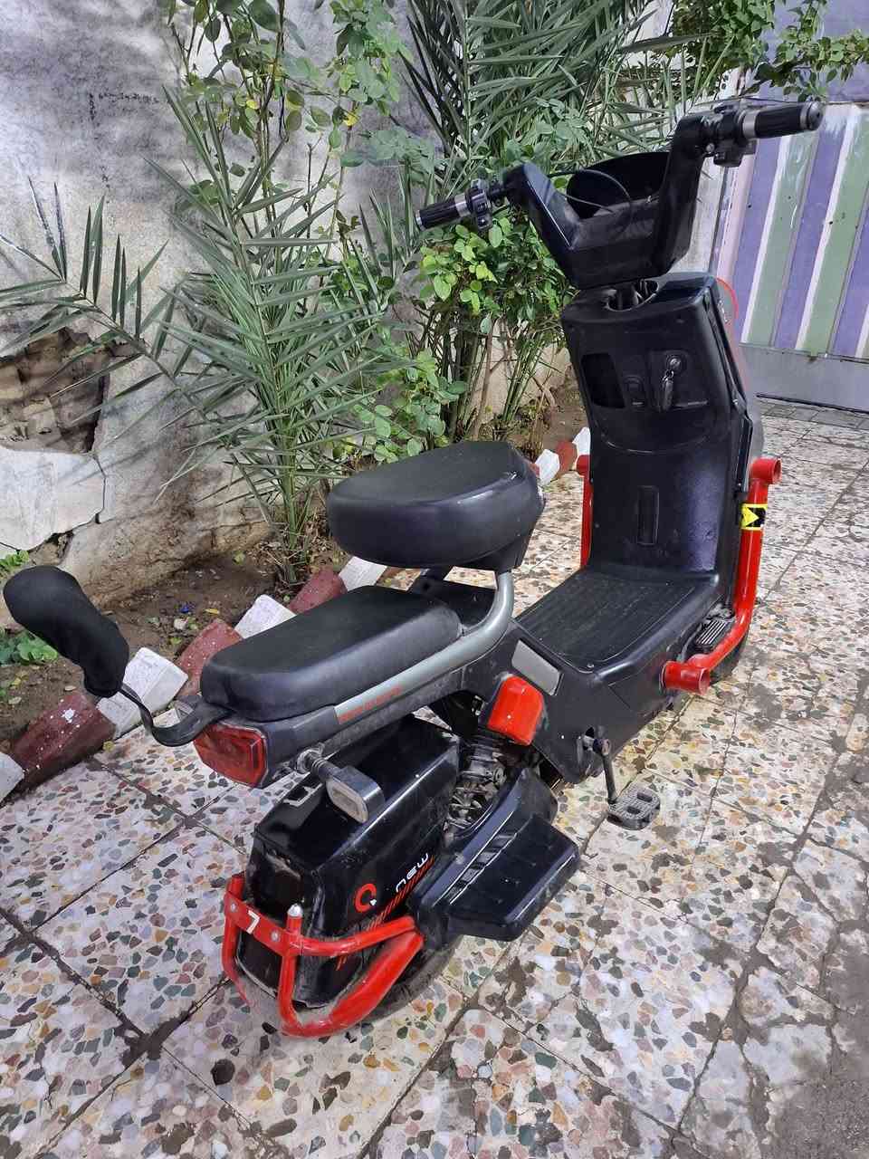 السلام عليكم 
دراجة شحن للبيع 
5 بطاريات
سرعة 50
تمشيك 40 كيلو 
سعر ١٧٥
 العنوان بغداد مدينة الصدر منطقة الكيارة
الاستفسار ***********
