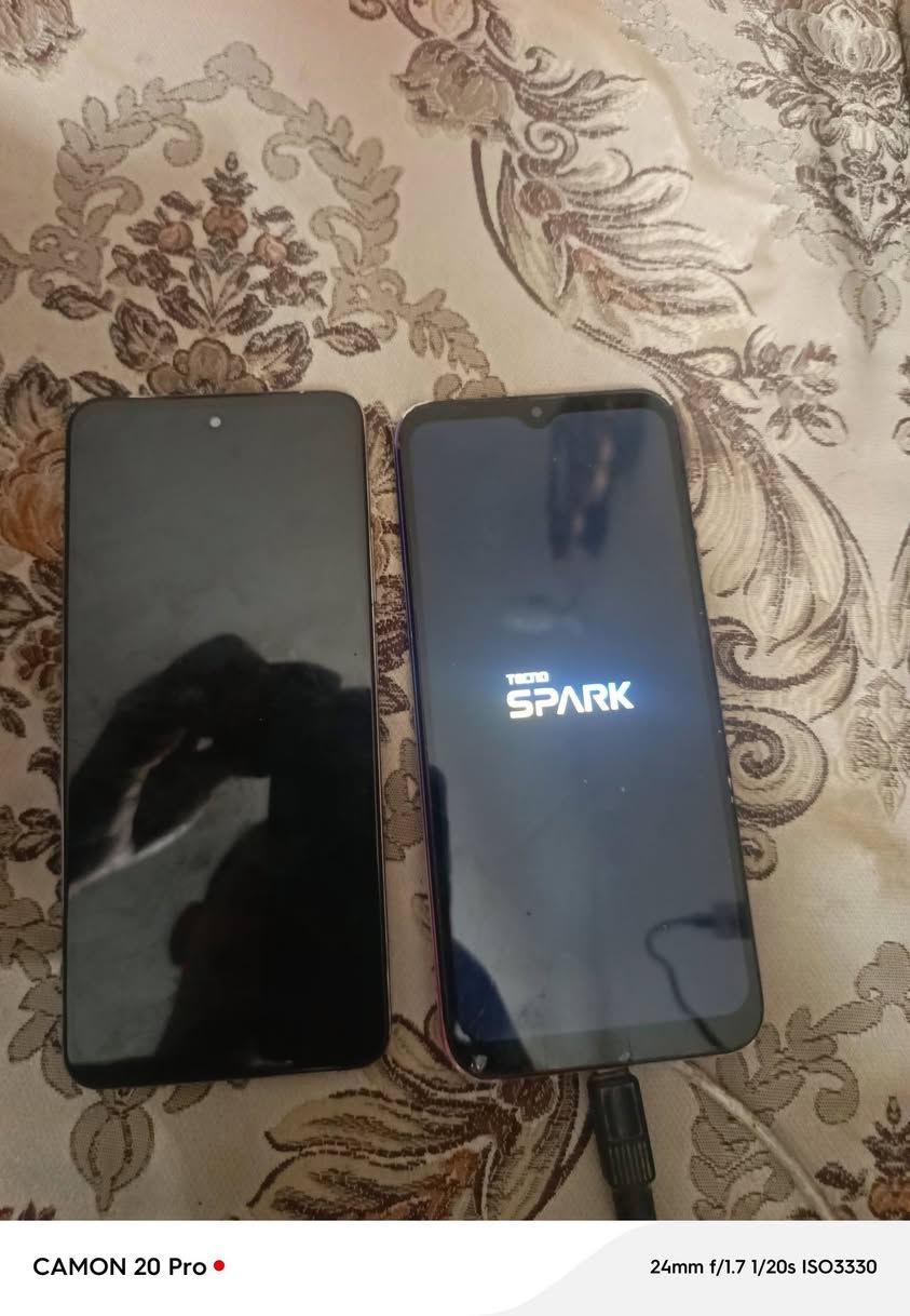 اجهازه للبيع واحد شغال والثاني يرادله خريطه ريدمي c55السعر 50وبيهن مجال


**إذا كنت صاحب هذا الإعلان وتريد حذفه لأي سبب، رجاءا أرسل رسالة إلى الدعم الفني**