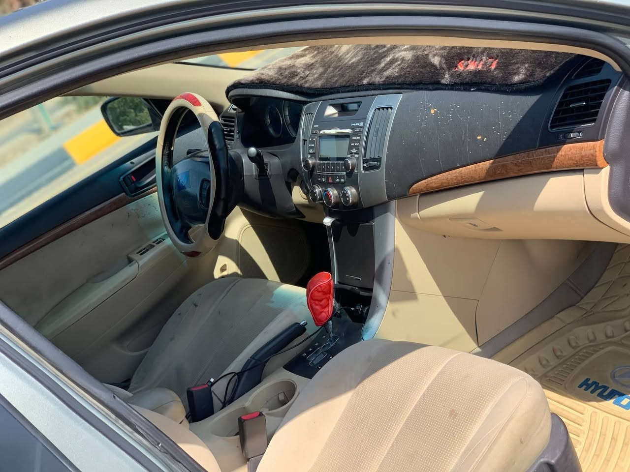 السلام عليكم ورحمه الله وبركاته 

هيونداي سوناتا امريكي 2009 ب اسمي شخصيا للبيع 
السياره  قطعتين تبديل بلادي  ❤️
مكينه 3300 المرغوب كفاله
كير  كفاله 
تدفئه تبريد 
حداديه 
اشاير. بالمري
تحكم ستيرن
السياره عليها ادامه كامل  ربع دينار متصرف عليها  جاهزه للاخير دواخل  ج ✅
مكان السياره بابل جبله 
السعر 128$ وبيها مجال اتصل وتدلل
اتصال واتساب ✅
***********
