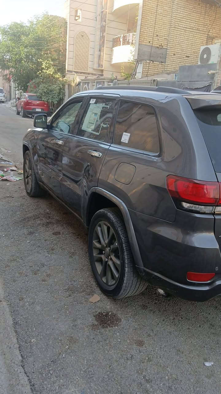 سلام عليكم 
سياره جيب للبيع لمتد ١/١ فول مواصفات 
كشن ذاتي + كشنات كهربائي + فتحه بالقمارة + حداديه خير من الله + كير مكينه وضع الشركه + جنطه كهربائي + وقوف ذاتي+ تدفئه تبريد،، رقم بغداد بسمي 
السعر 175 وبيها مجال بسيط 

الرقم (***********)
