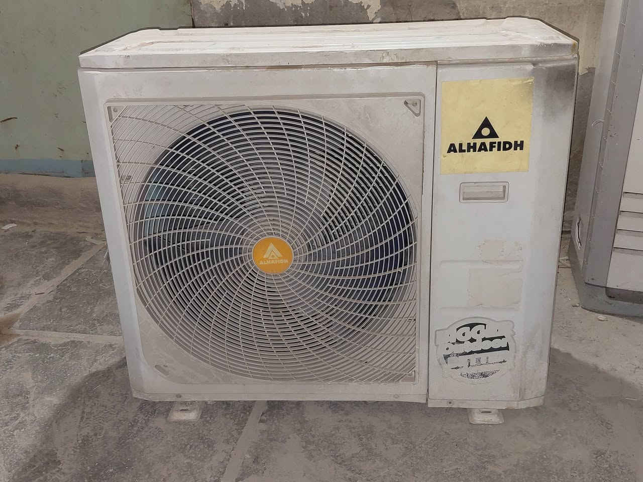 سلام عليكم سبلت ٣ طن الحافظ كامل هوه والبواري مالته بيه ليك بالداخلية وملحوم اريد ابيعه.سعره ٣٠٠ الف .مدينه الصدر ***********
