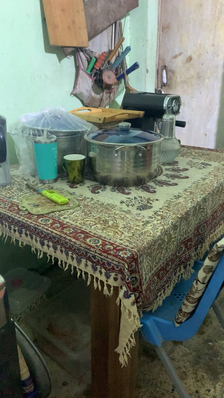 ميز مكتبي ويصلح ميز طعام نظيف جداا


**إذا كنت صاحب هذا الإعلان وتريد حذفه لأي سبب، رجاءا أرسل رسالة إلى الدعم الفني**